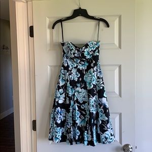 Gorgeous, sleeveless cocktail dress